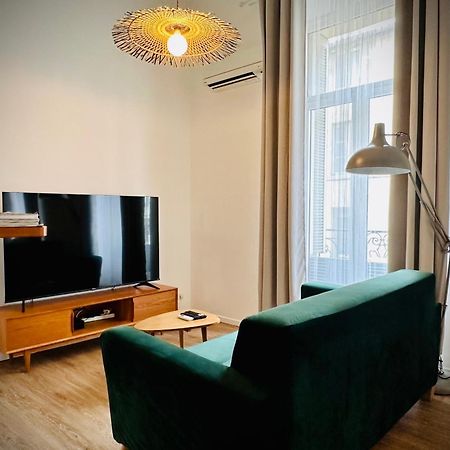 Duplex-Ceiling Height 1,9M-Free Private Parking-Self Check In !! Duplex Climatise-Hauteur Sous Plafond 1,9M-Parking Prive Gratuit-Arrivee Autonome !! أفينيون المظهر الخارجي الصورة
