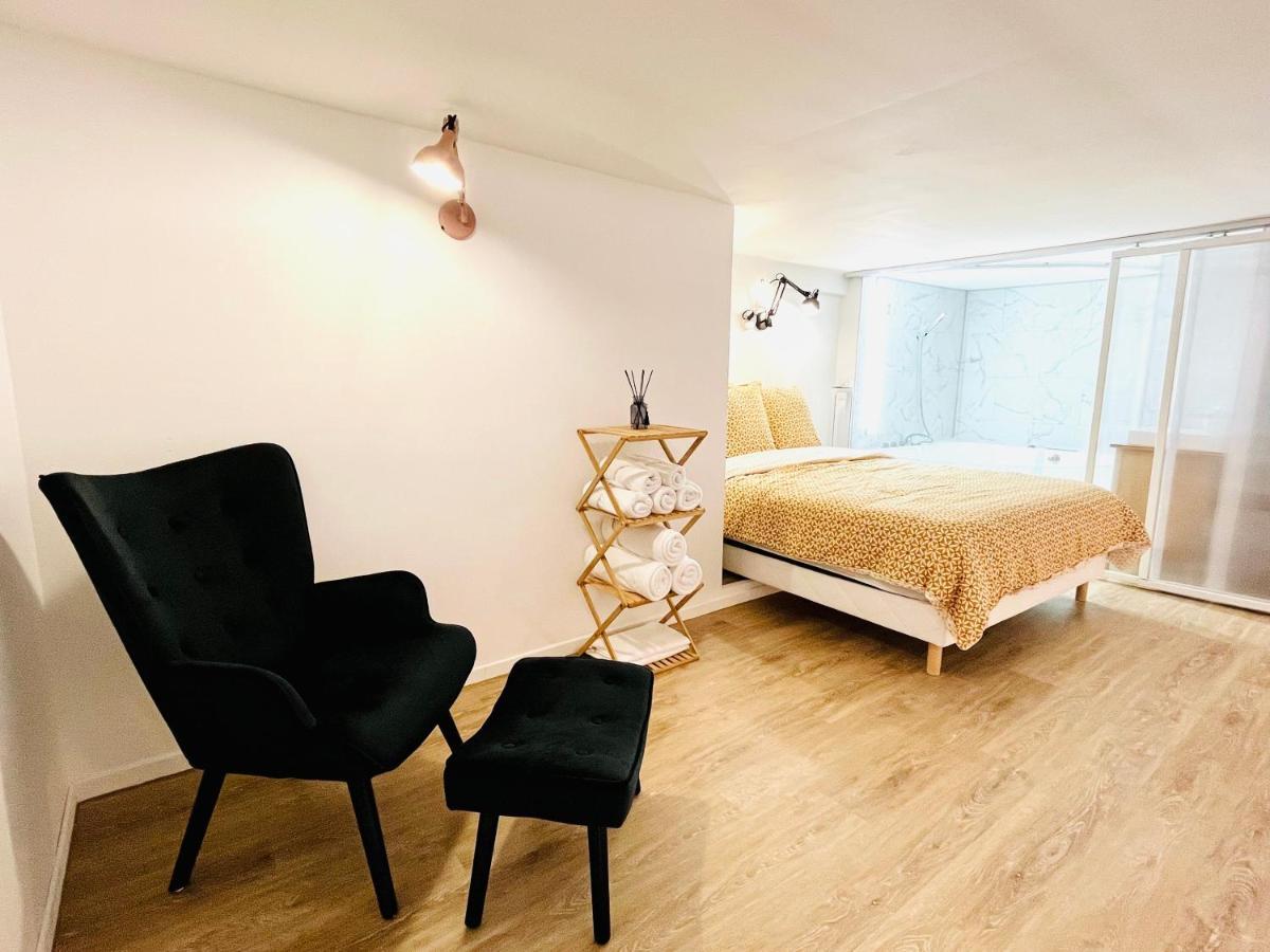 Duplex-Ceiling Height 1,9M-Free Private Parking-Self Check In !! Duplex Climatise-Hauteur Sous Plafond 1,9M-Parking Prive Gratuit-Arrivee Autonome !! أفينيون المظهر الخارجي الصورة