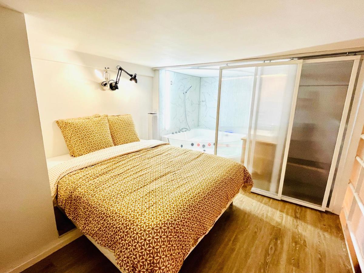 Duplex-Ceiling Height 1,9M-Free Private Parking-Self Check In !! Duplex Climatise-Hauteur Sous Plafond 1,9M-Parking Prive Gratuit-Arrivee Autonome !! أفينيون المظهر الخارجي الصورة