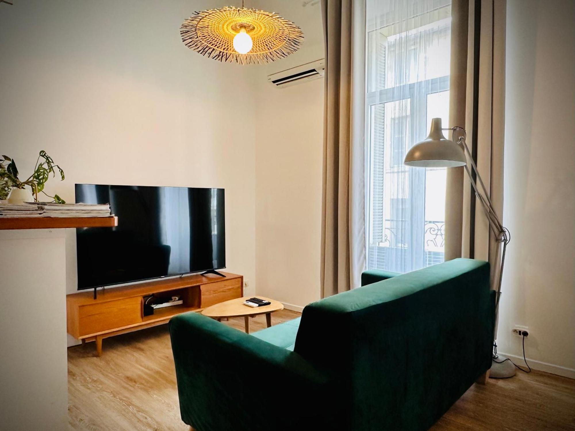 Duplex-Ceiling Height 1,9M-Free Private Parking-Self Check In !! Duplex Climatise-Hauteur Sous Plafond 1,9M-Parking Prive Gratuit-Arrivee Autonome !! أفينيون المظهر الخارجي الصورة
